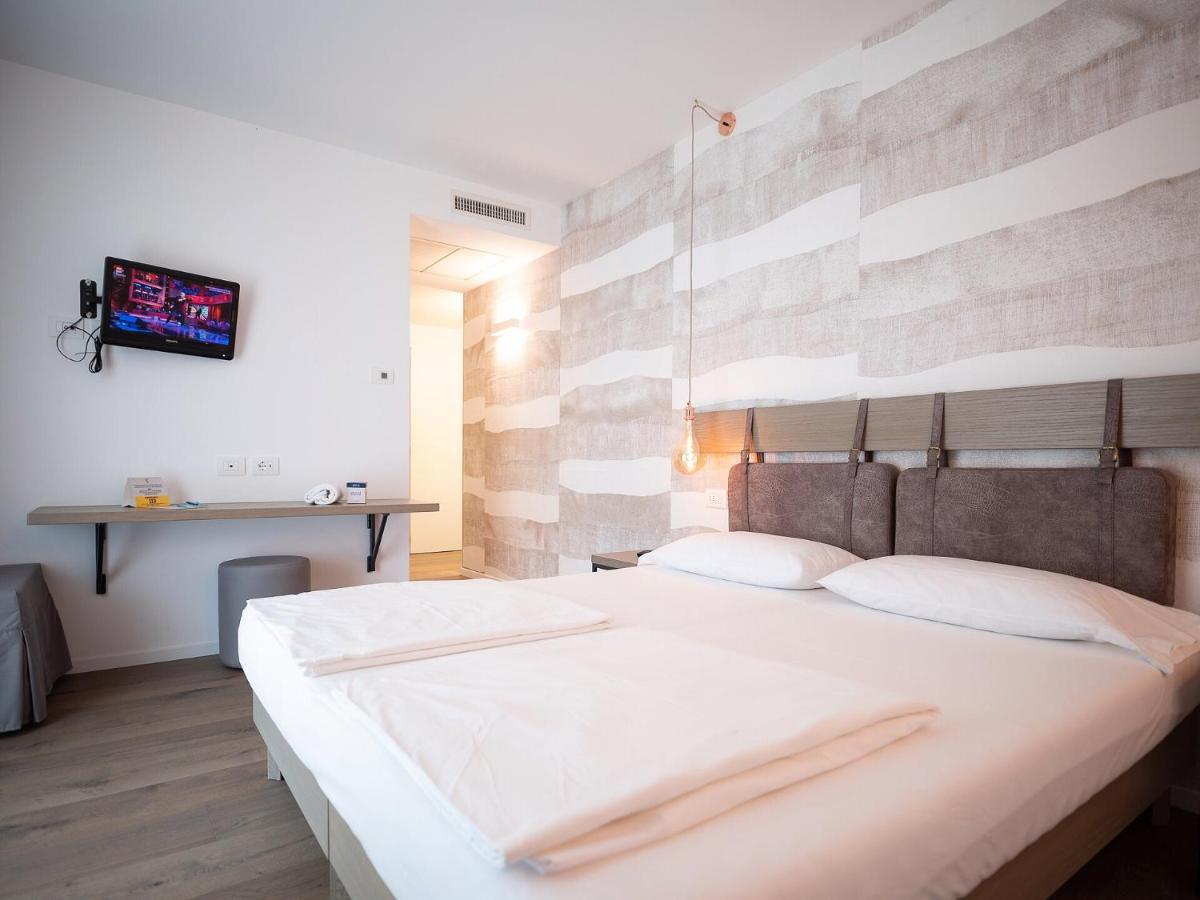 Glocal Torbole Hotell Torbole Sul Garda Eksteriør bilde